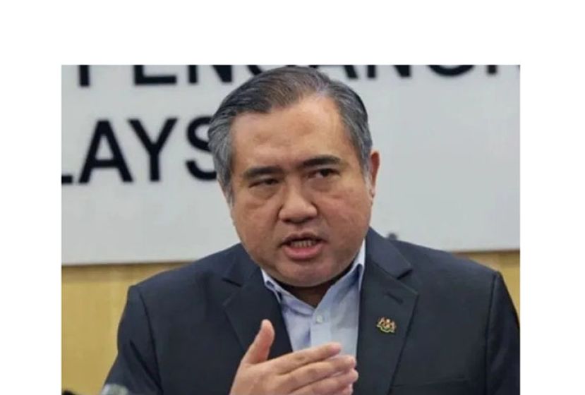 交通部长陆兆福。