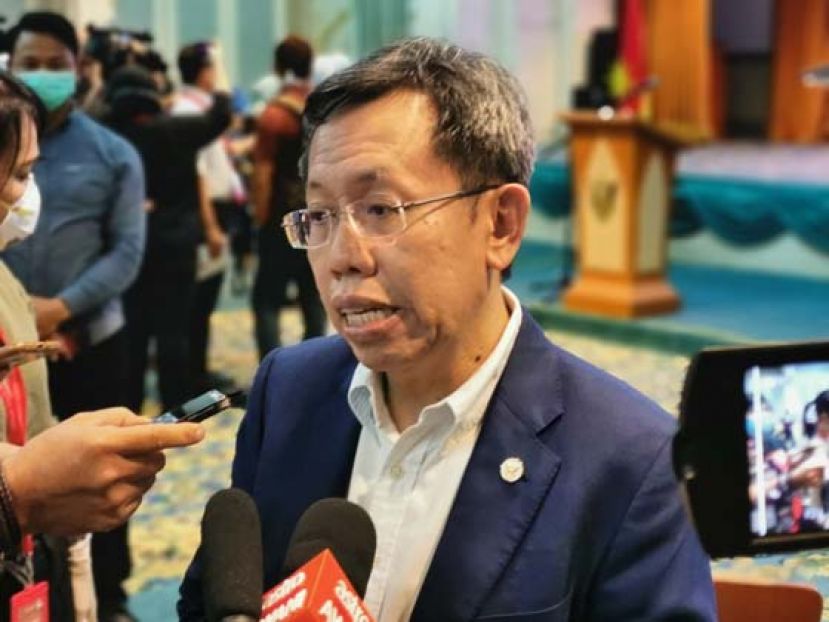砂地方政府与房屋部长拿督斯里沈桂贤接受媒体访问。