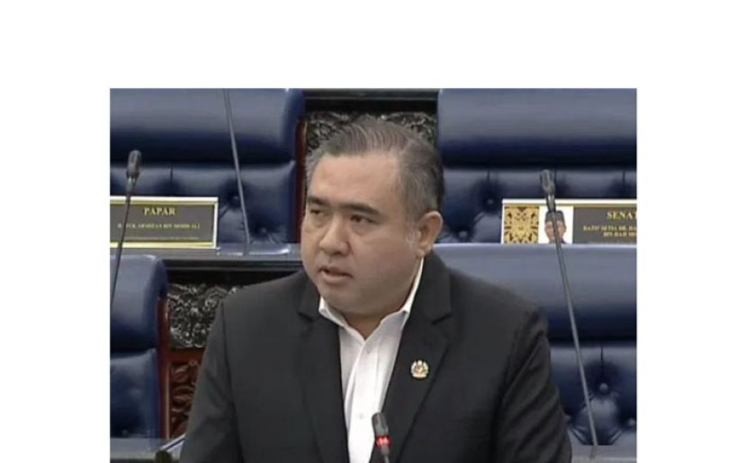 交通部长陆兆福。