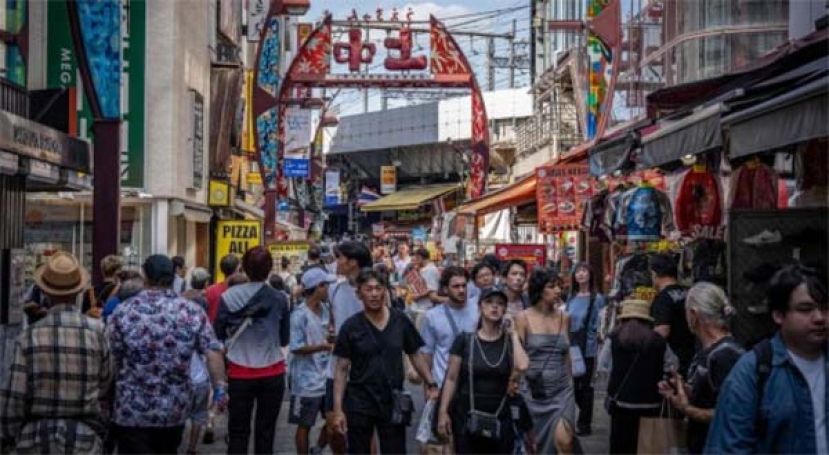 日本人口急速老化，让劳动力短缺成为&ldquo;最迫切&rdquo;的经济难题之一。图为东京上野地区。