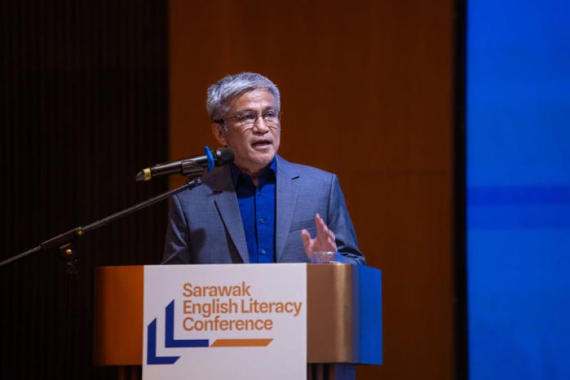 拿督安华拉拜益。