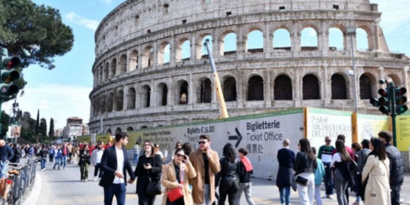 世界旅游组织：2023年国际旅游业收入达1.4万亿美元