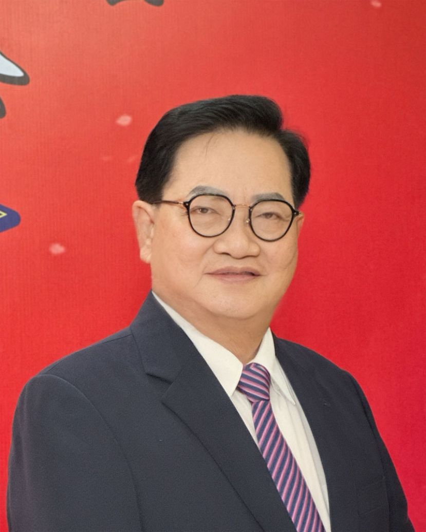 斯木省华总会长兼成邦江中华总商会会长拿督吴标生博士。