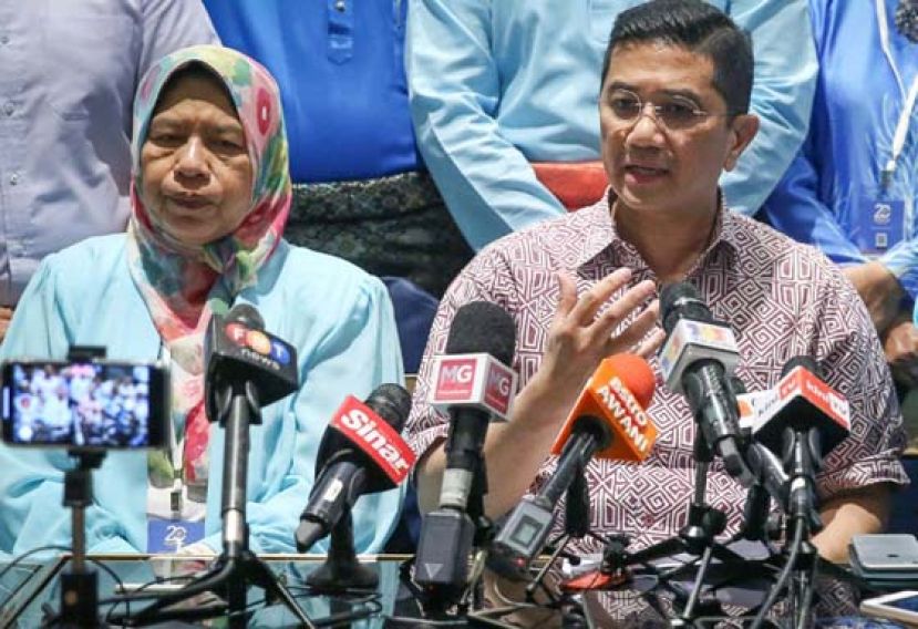 阿兹敏和祖莱达终于不再缺席公正党政治局会议。(档案照片)