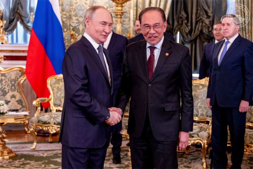 安华：普汀已确认俄罗斯愿意配合对马航MH17航班坠毁事件 进行深入和独立的调查