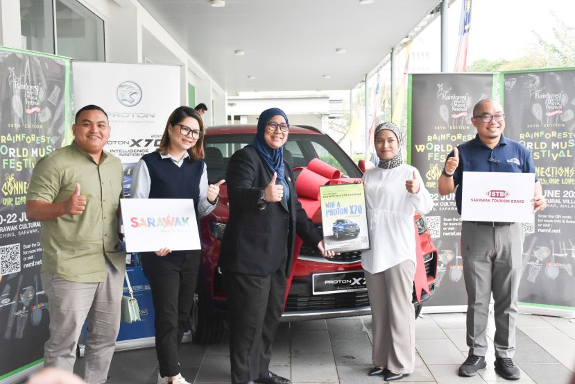 古晋29岁奴法拉赢取了一辆宝腾X70 泗里街刘辉华赢得世界雨林音乐节马航机票飞往巴黎