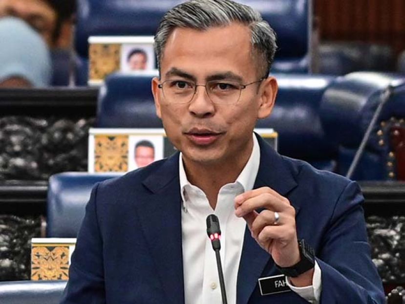 ●通讯部长法米。