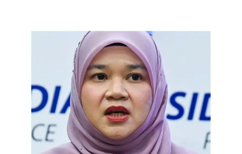 教育部长法丽娜。