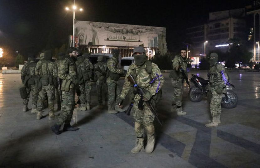 叙利亚反政府势力狂攻，叙国政府军认了2011年内战后首次丢失重镇哈玛。