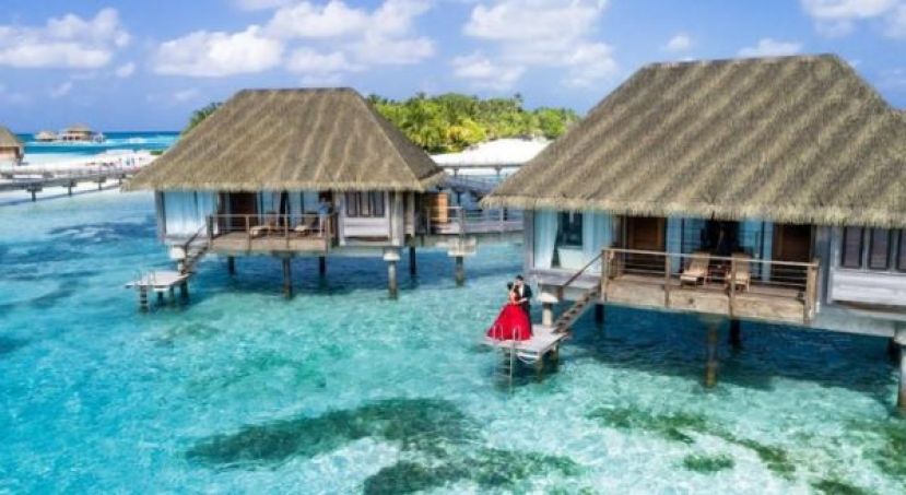 去度假天堂马尔代夫本来就很贵了，自12月1日起&ldquo;离开会更贵&rdquo;，因为马尔代夫调高离境税费用，最高比原先贵了4倍价，目的是为了维护机场。