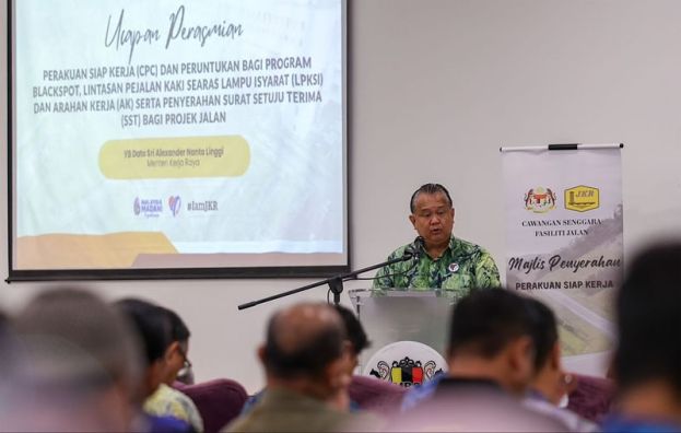 阿历山大：公共工程部共拨出24亿4600万令吉用于道路维护计划