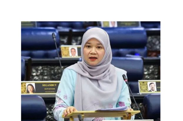 教育部长法丽娜。