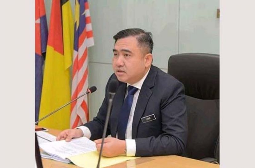 交通部长陆兆福。