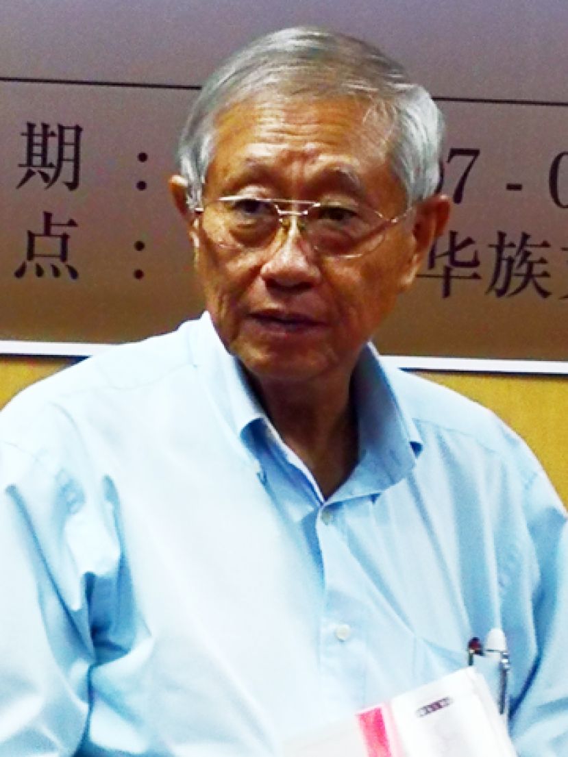 砂拉越华族文化协会出版与翻译委员会主任陈锡监。