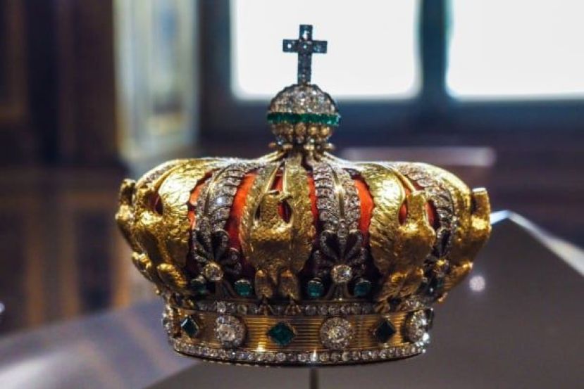 罗浮宫窃案非艺术品犯罪，歹徒搜刮珠宝可拆解变卖。