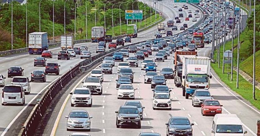 交通部：除非超车  重型车辆禁行驶大道右侧车道