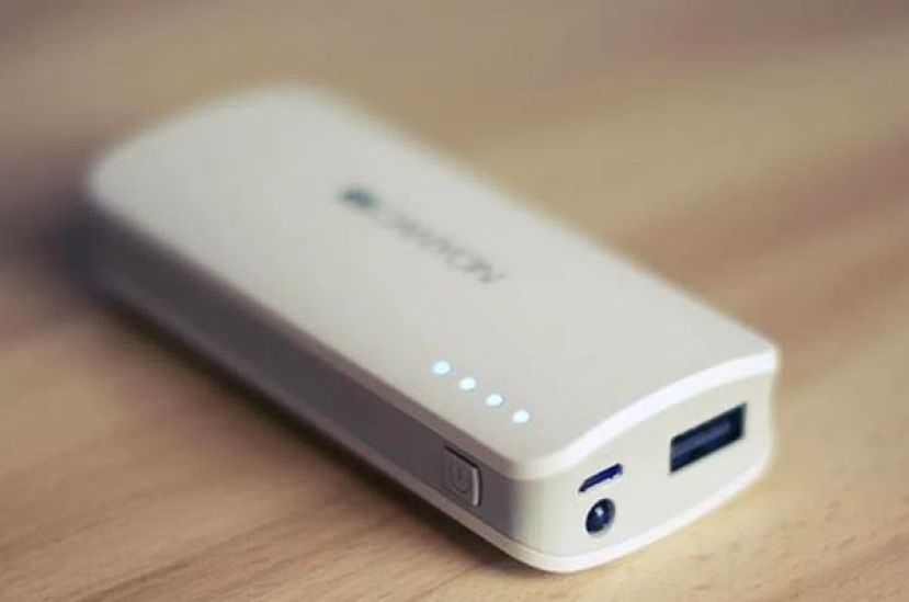 日本禁止乘客在飞机内使用充电宝为智能手机等电子设备充电。