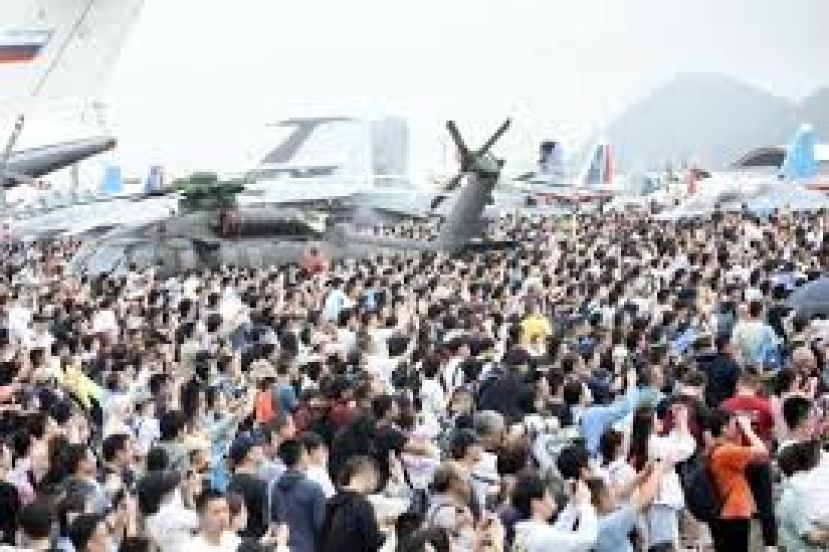 第15届中国航展累计参观人数近60万人次签约金额超2800亿元人民币