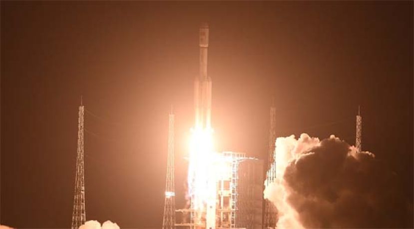 天舟九号货运飞船发射，为太空人补给物资。