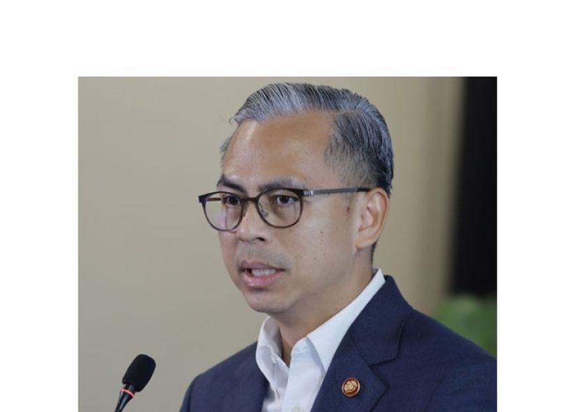 通讯部长法米。