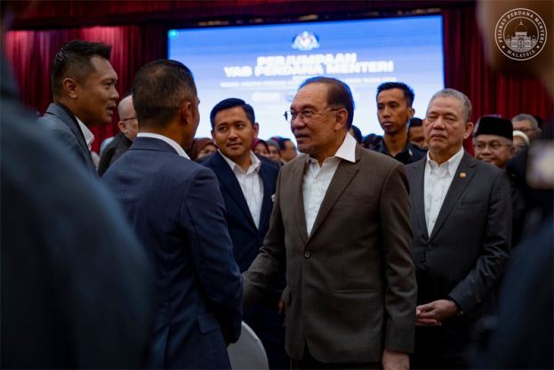 政府机构谨慎应对“人工智能（AI）生产力悖论”现象