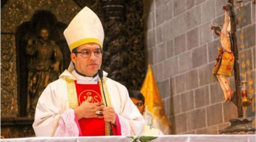 秘鲁主教暗拥17名情妇，误传露骨影片而揭发。