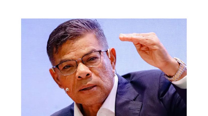 内政部长赛夫丁。