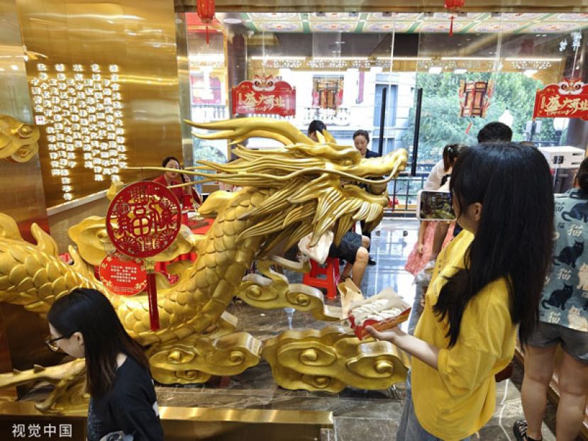 中国黄金回收市场火热。