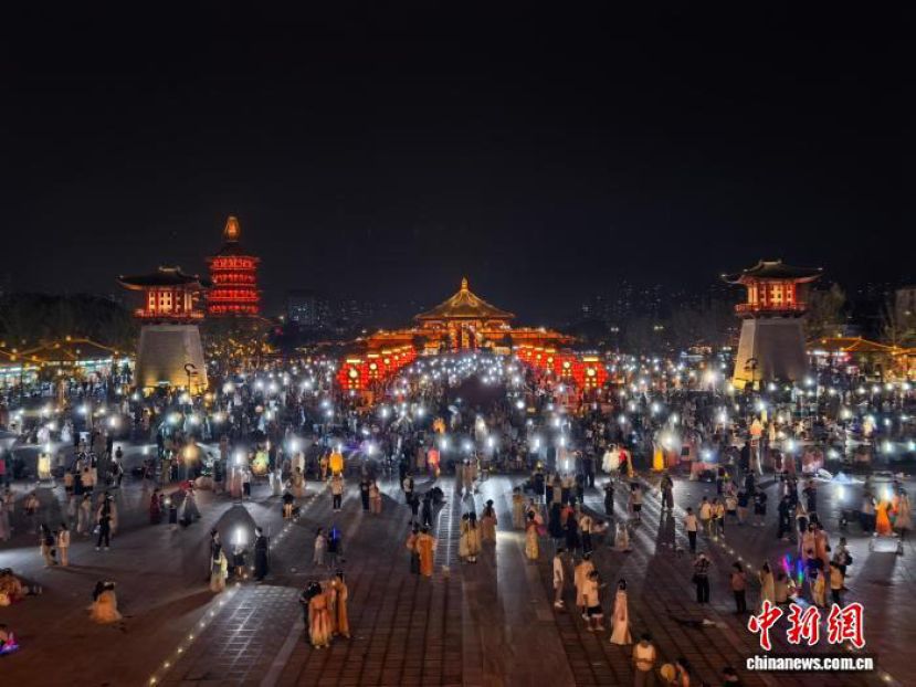 隋唐洛阳城夜景。