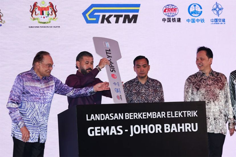 金马士至柔佛州新山双轨电动火车启用