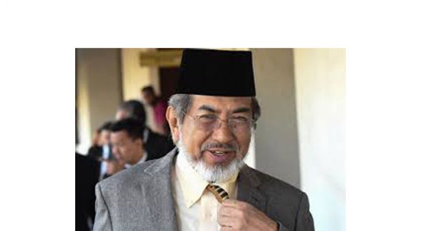 沙巴前首长丹斯里慕沙阿曼。