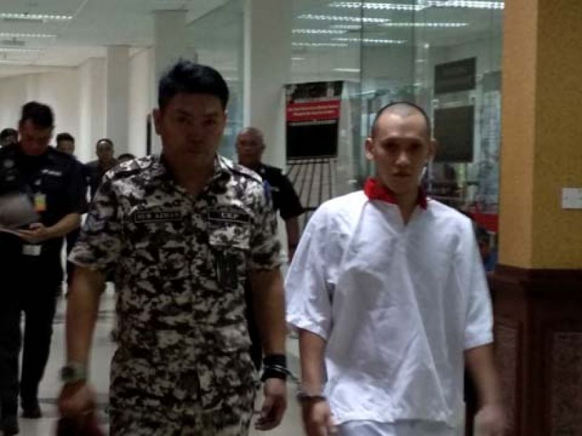 涉嫌在社交媒体发出侮辱伊斯兰和先知而被判处坐牢10年的阿利斯特出庭时摄。