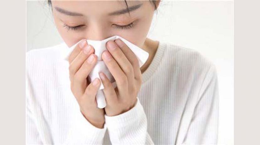 头痛持续发作元凶或是鼻窦炎 额头和鼻梁位最痛是警号