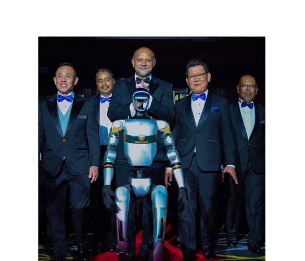 哥宾星在机器人的引领下进入会场。