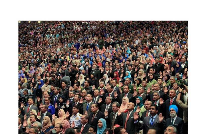 公共服务弹性工作制　公仆工时减一小时