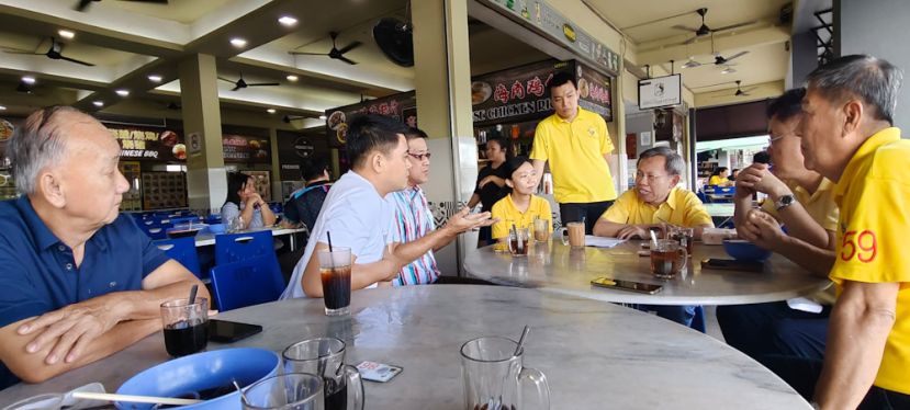 沈桂贤听取民众的反映后，即刻指示在场的陈开与砂能源有限公司联系，并提出进行交流对话，提供各方面提出意见和解决问题的沟通平台。