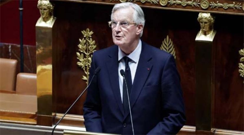 法总理最后一刻向极右翼让步，仍难免政府可能倒台。