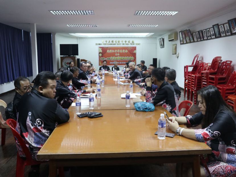 成邦江中华总商会召开会员大会时影。