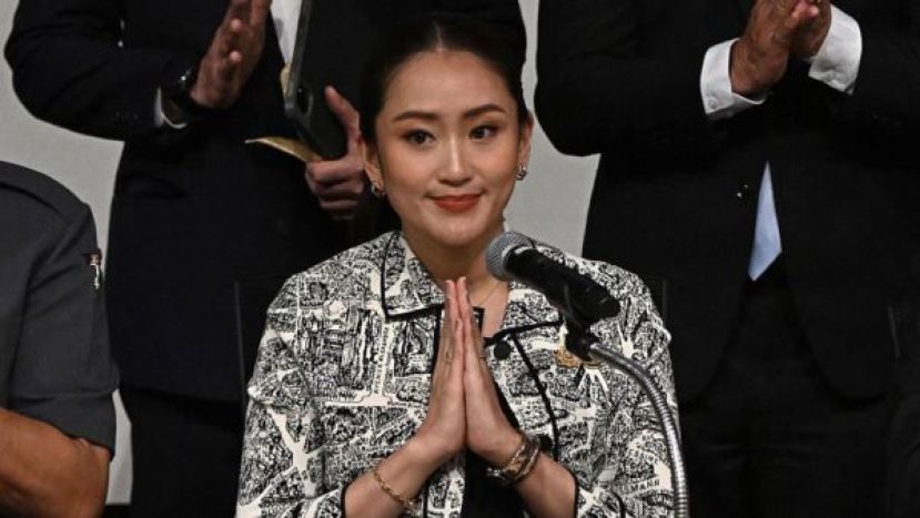 前首相佩通坦。