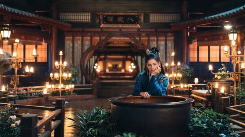 张婧仪饰香暗荼。