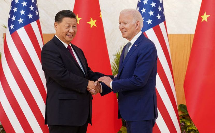 中国国家主席习近平与美国总统拜登在印尼峇里岛举行会谈。