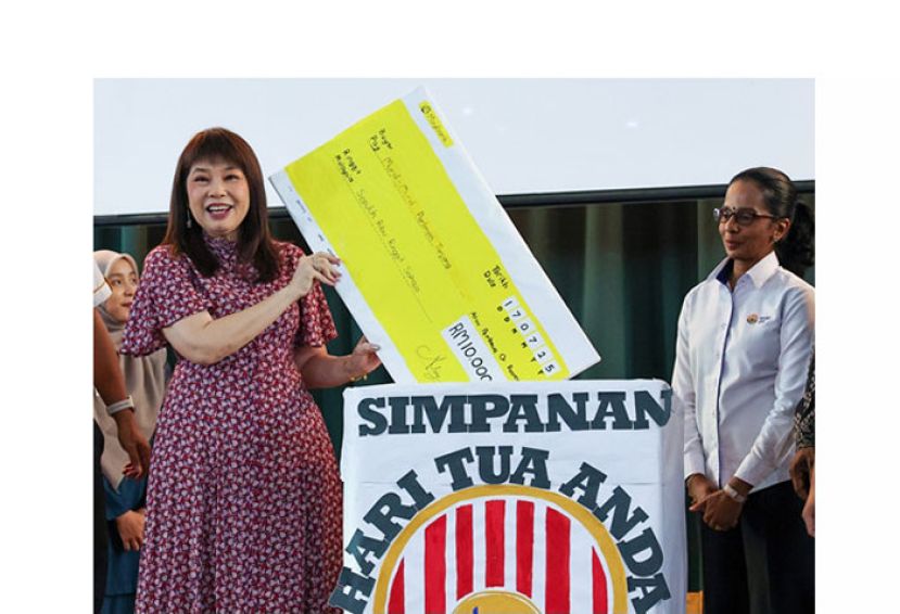 林慧英主持i-Saraan户头开设移交仪式”。