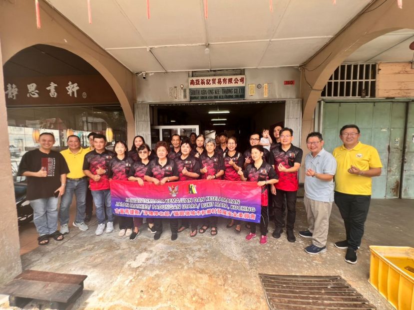 古晋活力团队发放免费素食餐 温暖社区长者与弱势群体