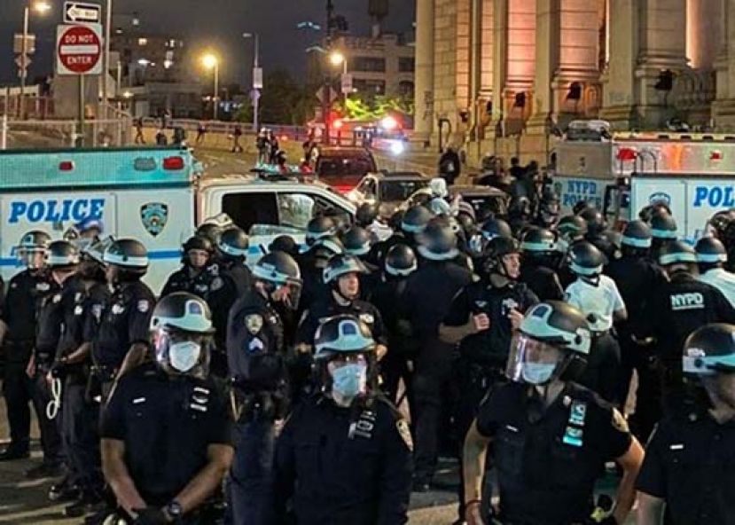 大量警员在曼哈顿上城西区驻守。