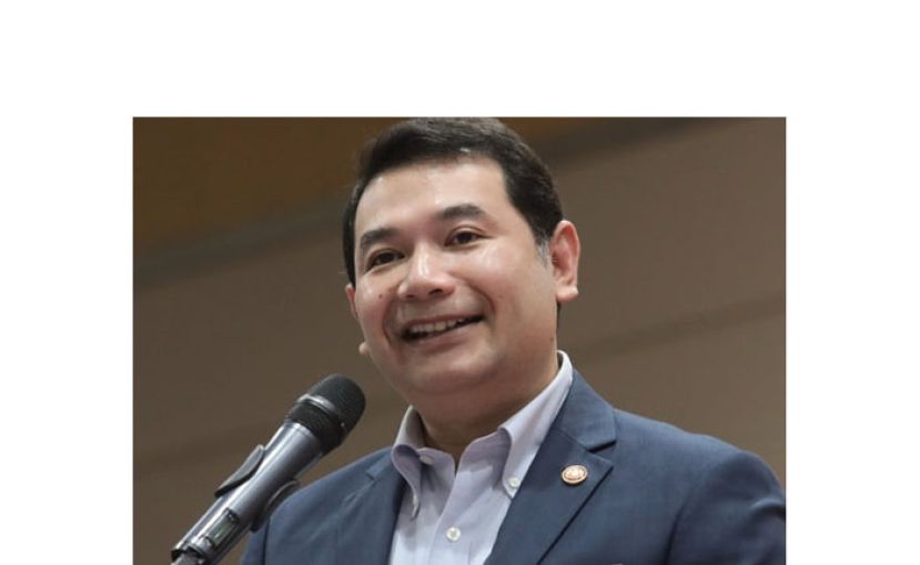 经济部长拉菲兹。