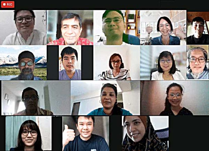 FCCI学生与学术人员通过线上就大众传播、传统及数码传媒及社交媒体在高等  教育、工业和社会中所扮演的角色分享各自的见解。