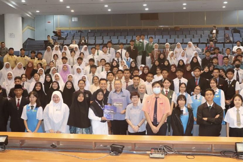 198人参与SPM STAR工作坊 黄鸿圣勉励学生追求卓越成绩