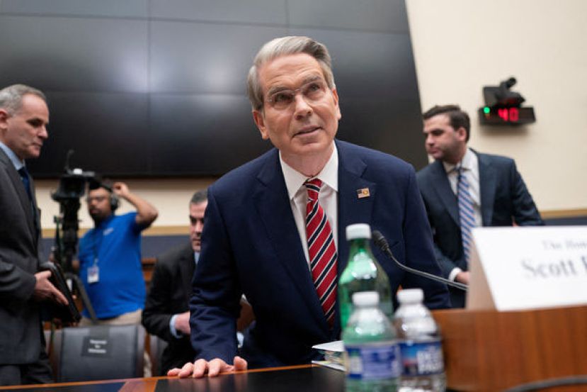 美财长贝森特表示，中国掌控稀土市场，美方希望中国能更可信任，否则将不排除再用关税手段。