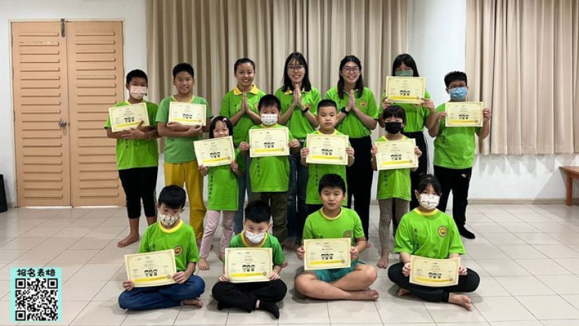 欢迎年龄介于7岁至12岁，并通晓华语的在籍小学生报名古晋慈云佛教正信会儿童周日佛学班。