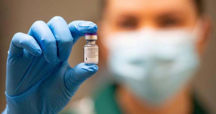 尽管疫苗可能无法100%抵抗新冠肺炎病毒，但随著社区越来越多人接种疫苗，感染的风险将继续降低。